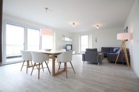 Wohnzimmer mit Essplatz