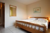 Schlafzimmer mit Doppelbett