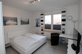 Schlafzimmer 1 mit Doppelbett