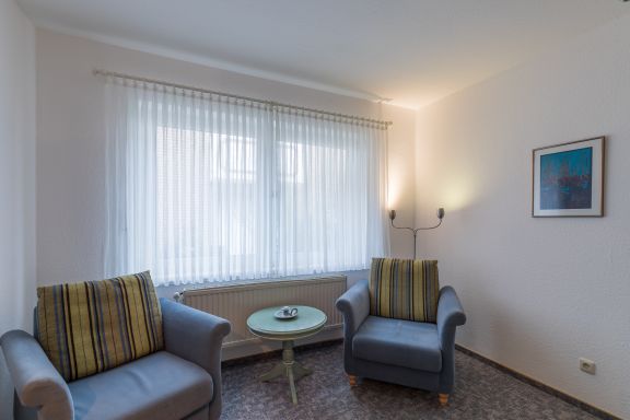 Wohnzimmer mit 2 Sessel
