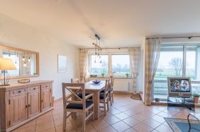 Wohnzimmer mit Blick in die Duhner Heide