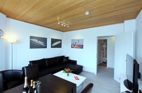 Wohnzimmer mit Sofa